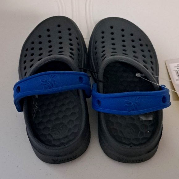Joybees Boys Active Clog Easy to Clean Slip-On Water Shoes Chorcoal/Blue 6/7 NWT - Picture 3 of 8